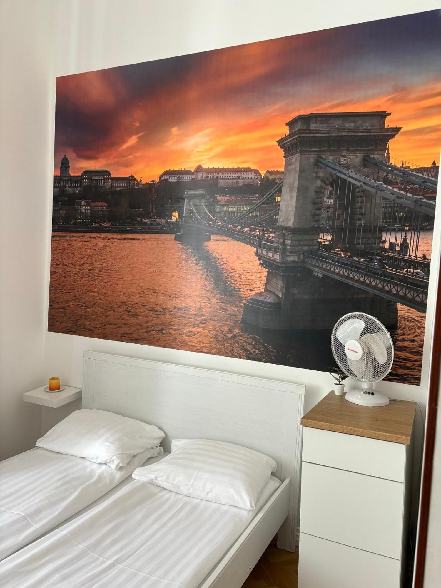 Spring Roses Downtown Boutique Hotel Будапеща Екстериор снимка