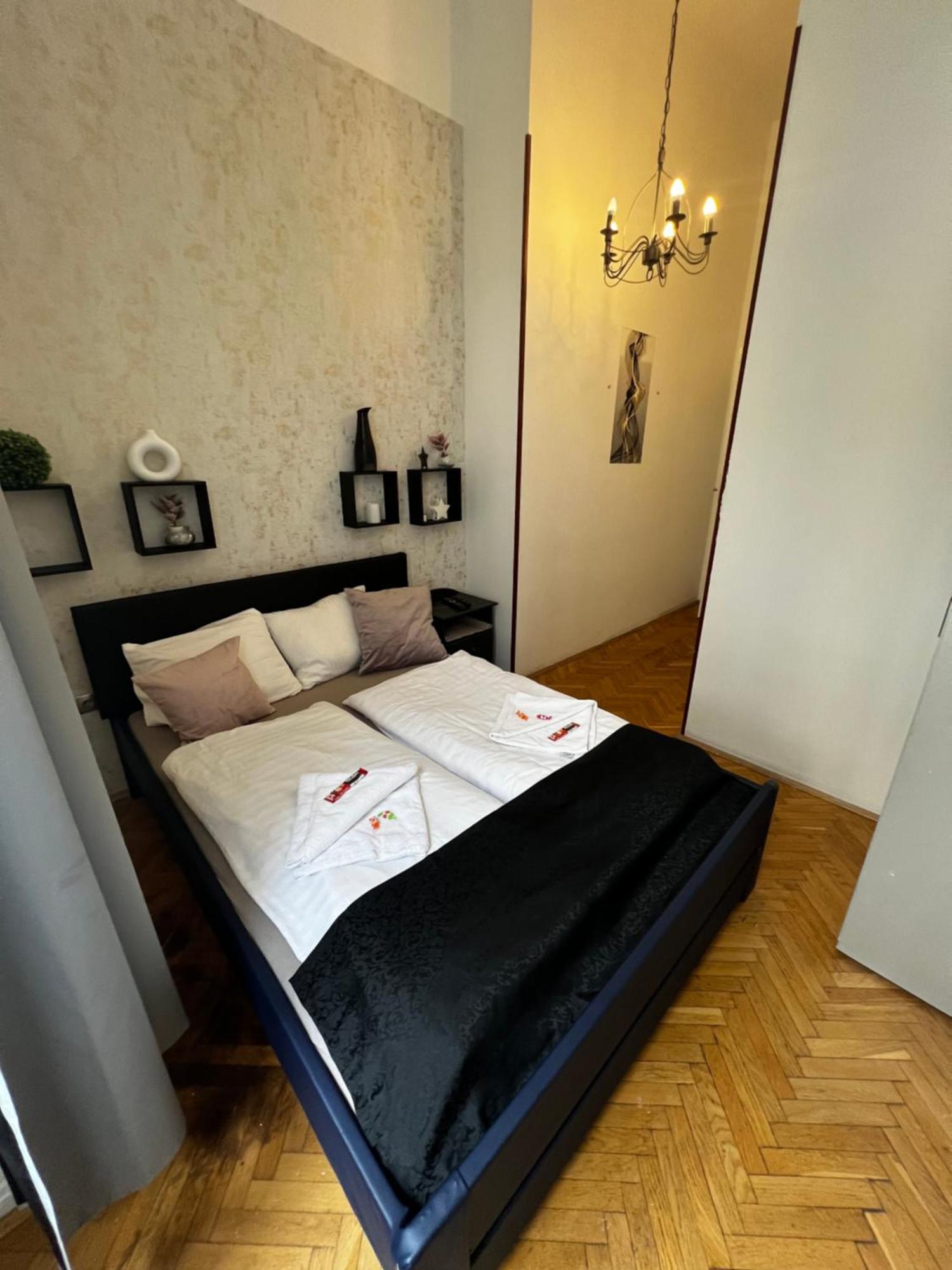 Spring Roses Downtown Boutique Hotel Будапеща Екстериор снимка