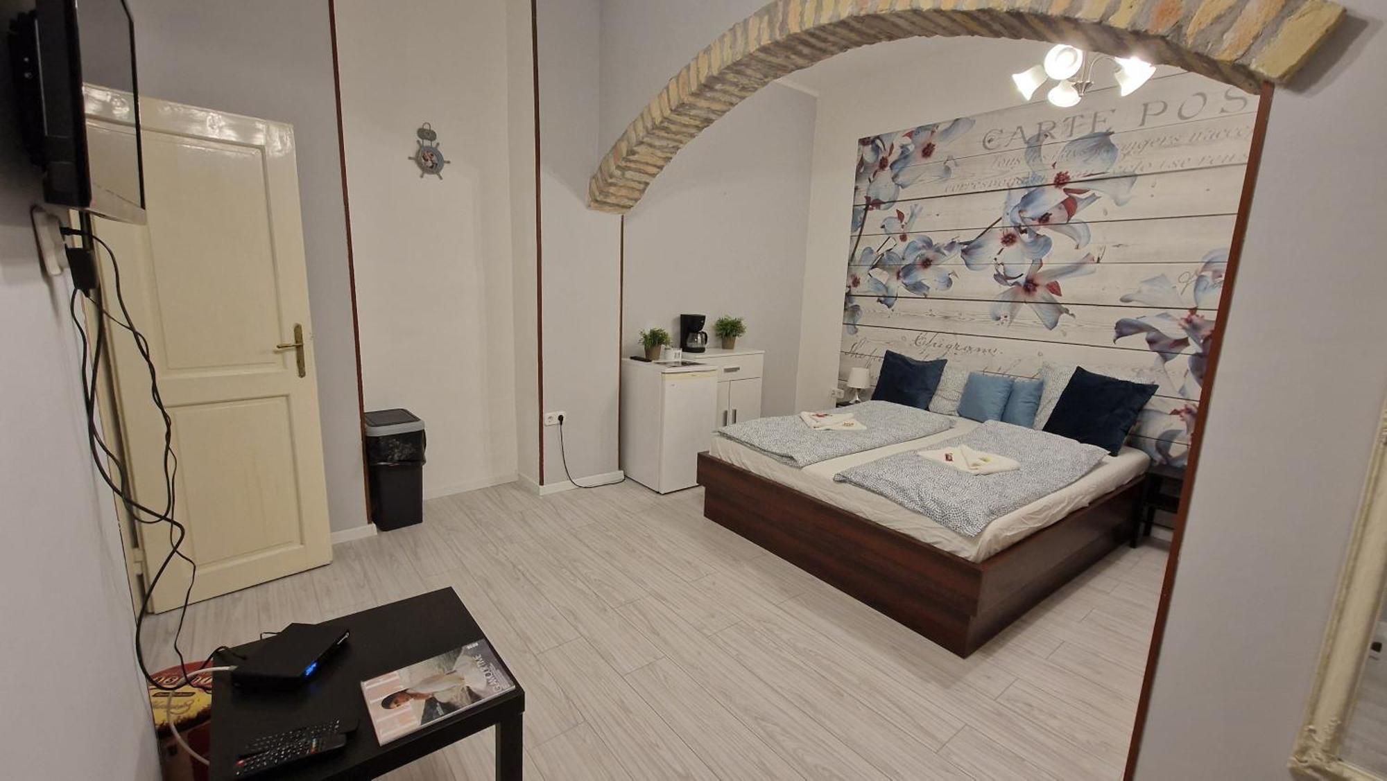 Spring Roses Downtown Boutique Hotel Будапеща Екстериор снимка